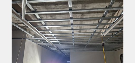 sufit-podwieszany — zdjęcie